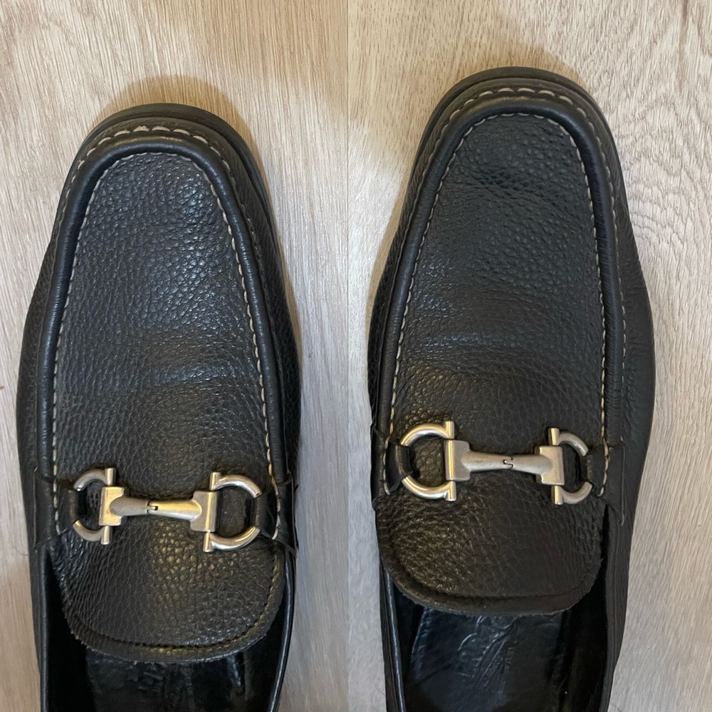 FERRAGAMO Men’s Pebbled Leather Gancini Bit Loafer In Black (Size 11)